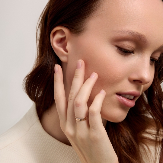 Кольцо из золота с фианитами