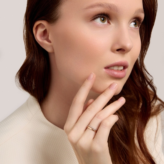 Кольцо из золота с фианитами