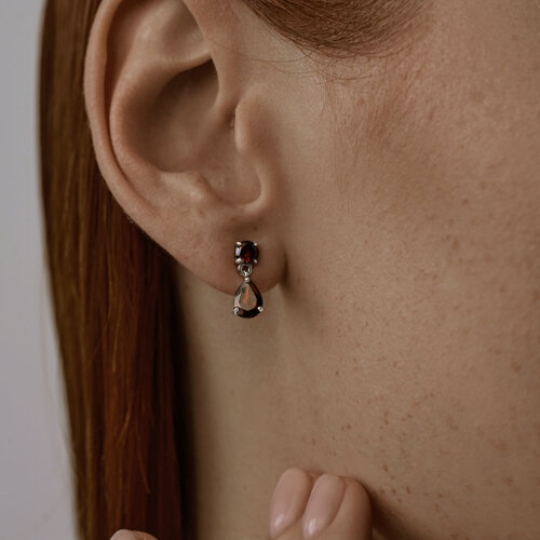 Серьги из серебра с гранатами