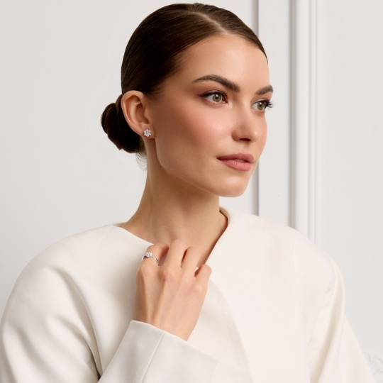 Кольцо из белого золота с бриллиантами