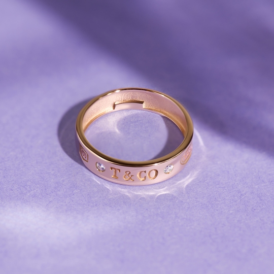 Кольцо из золота с фианитами