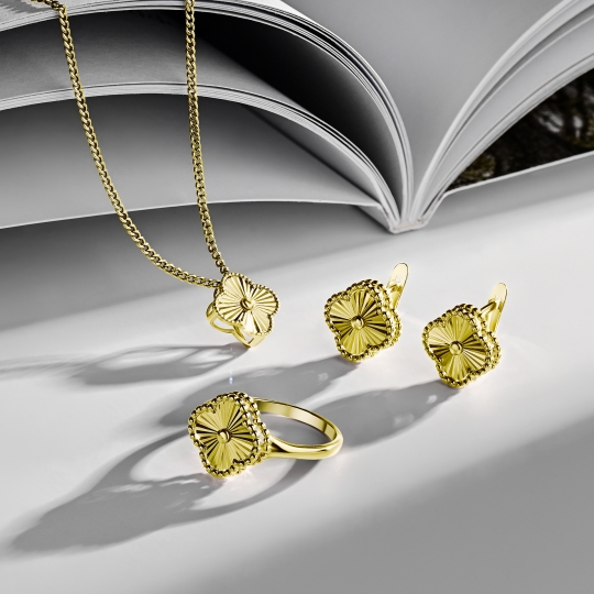 Серьги из лимонного золота