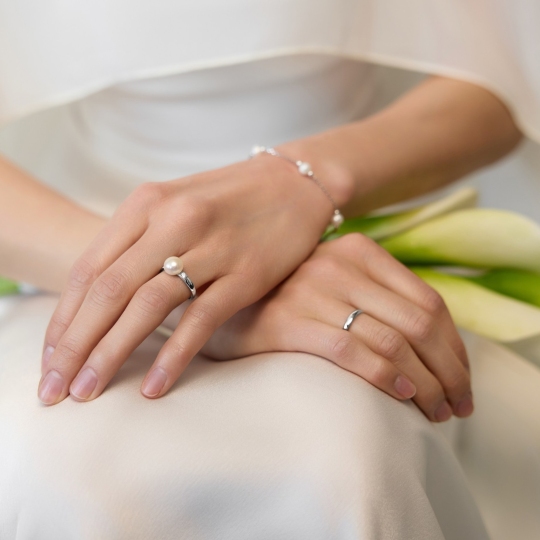 Обручальное кольцо из серебра