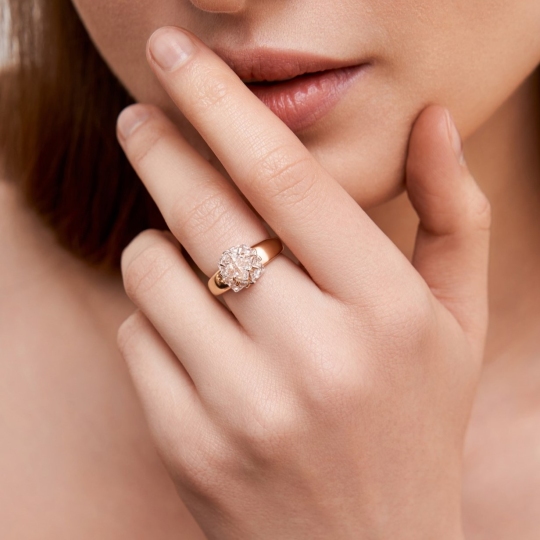 Кольцо из золота с фианитами