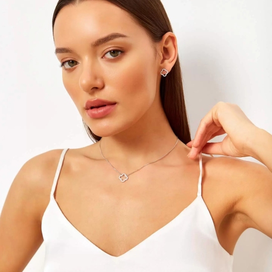 Серьги из серебра с фианитами