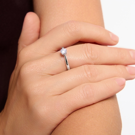 Кольцо из белого золота с бриллиантом 0,4 ct