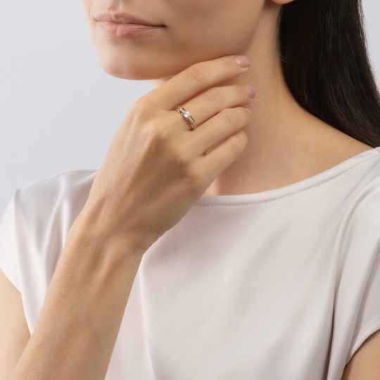 Кольцо из золота с фианитами