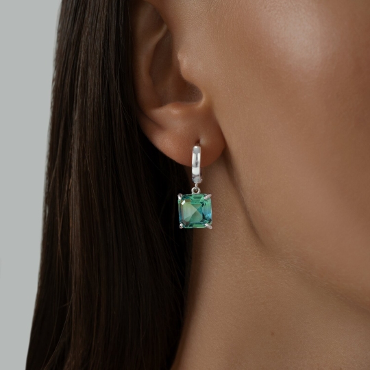 Серьги из серебра с ювелирными кристаллами