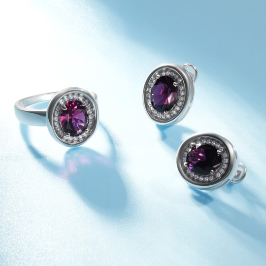 Кольцо из серебра с аметистом и фианитами