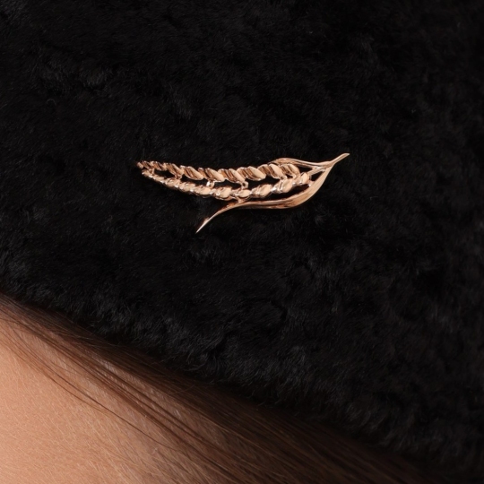 Брошь из золота