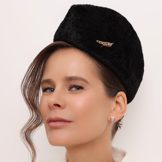 Брошь из золота