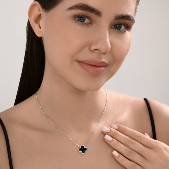 Колье из серебра с кристальной тканью