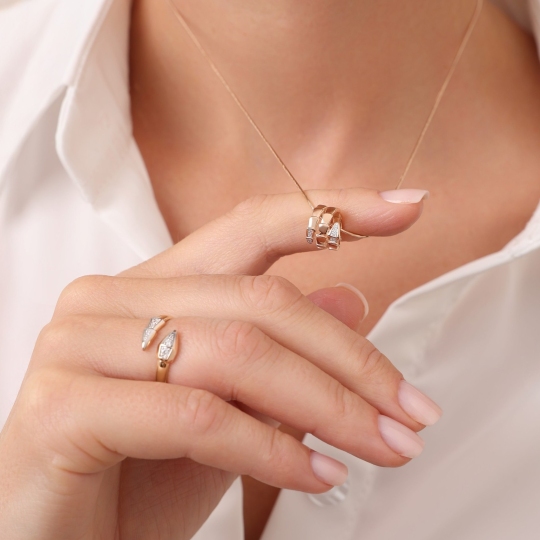 Подвеска из золота с фианитами