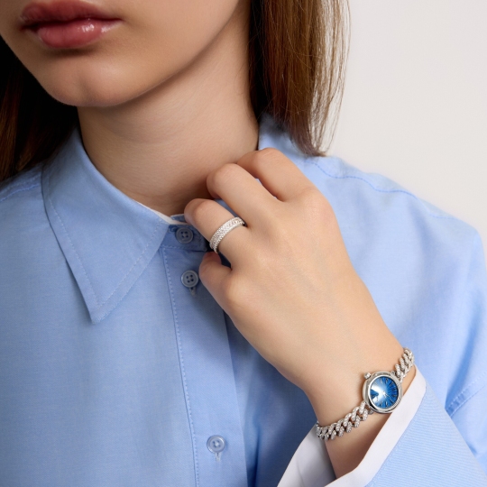 Женские серебряные часы с фианитами