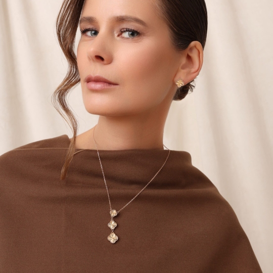 Колье из золота