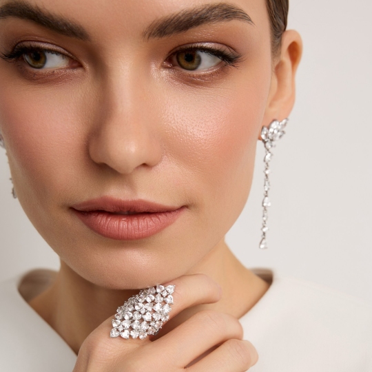 Кольцо из серебра с фианитами