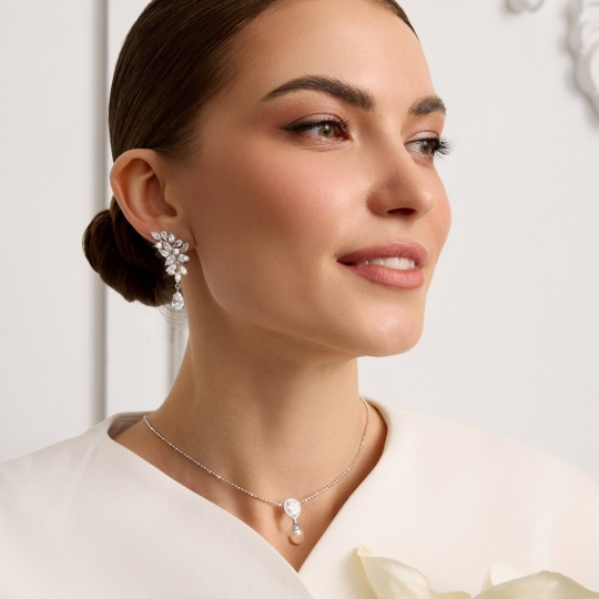 Серьги из серебра с фианитами