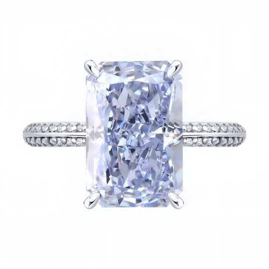 Кольцо из серебра с фианитами