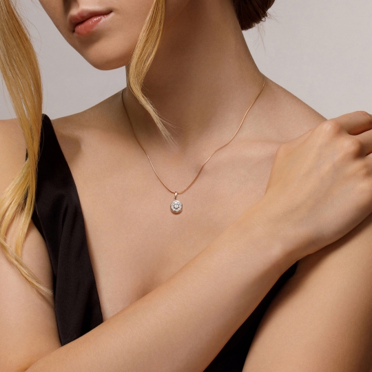 Подвеска из золота с бриллиантами