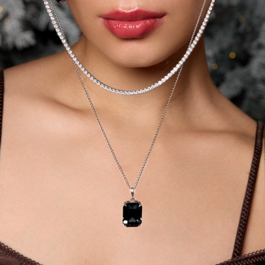 Подвеска из серебра с ювелирным кристаллом