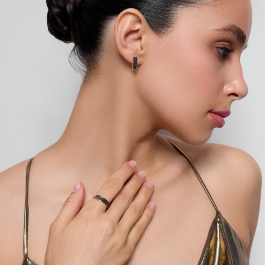 Серьги из золота с черными фианитами