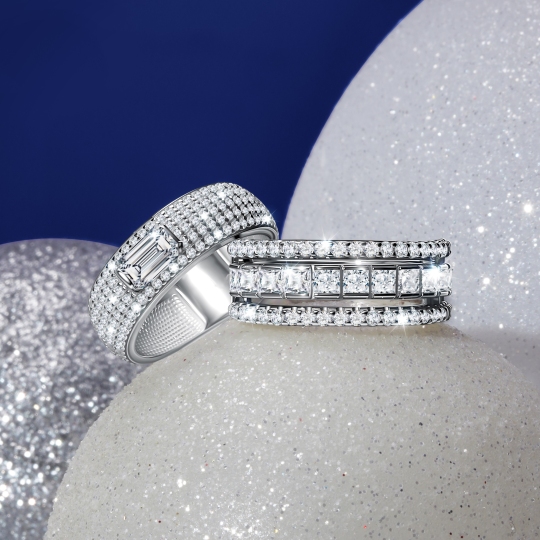 Кольцо из серебра с фианитами