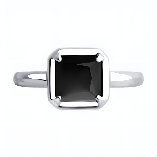 Кольцо из серебра с ониксом