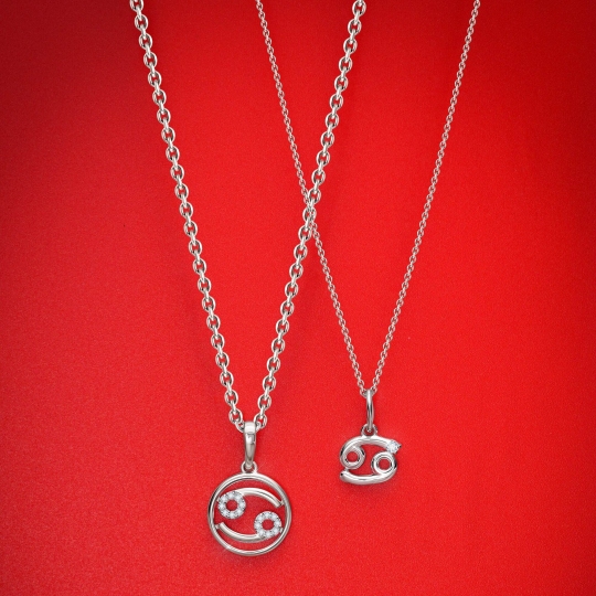 Подвеска из серебра с фианитом 