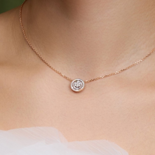 Подвеска из золота с бриллиантами