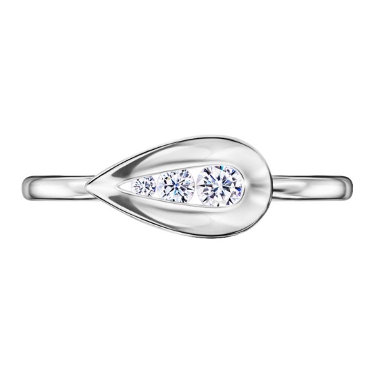 Кольцо из серебра с фианитами