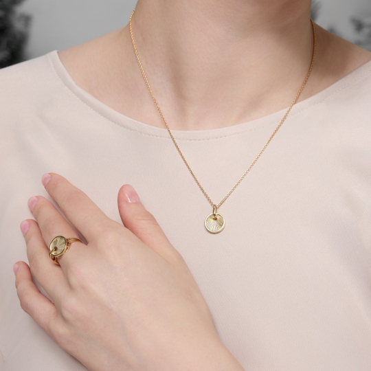 Кольцо из лимонного золота с алмазной гранью