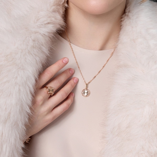 Подвеска из золота с алмазной гранью и фианитами