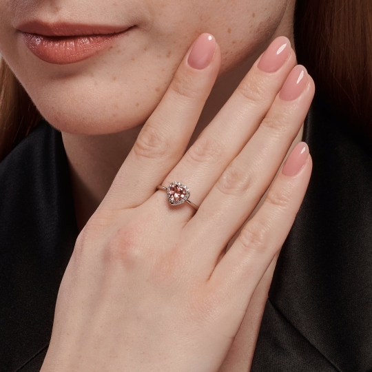 Кольцо из серебра с ювелирным кристаллом и фианитами