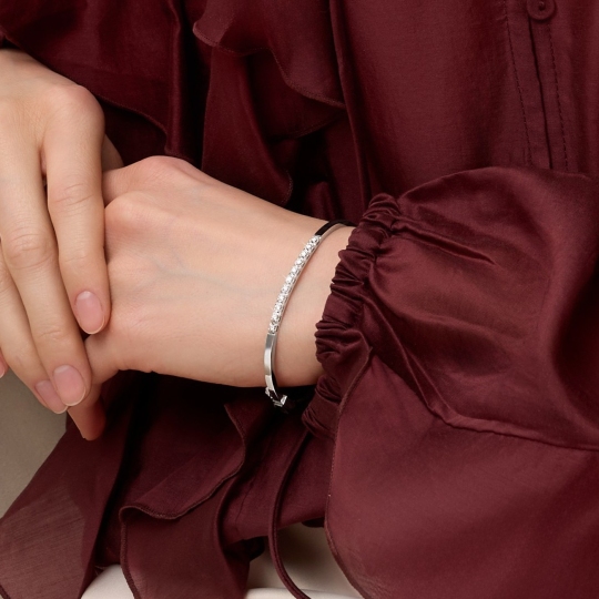 Браслет из белого золота с бриллиантами