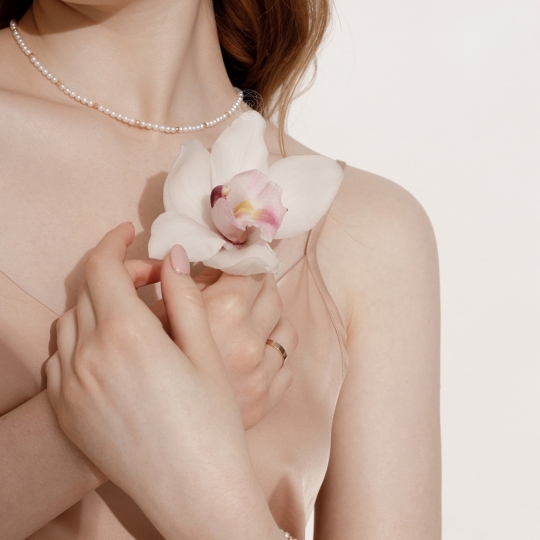 Колье-чокер из золота с жемчугом