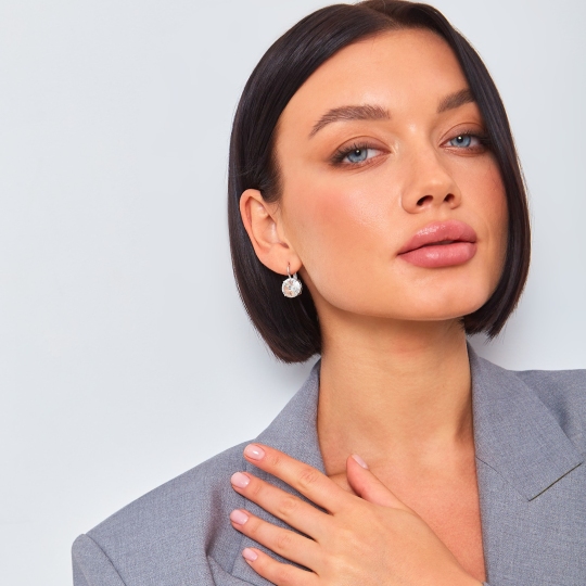 Серьги из серебра с ювелирными кристаллами