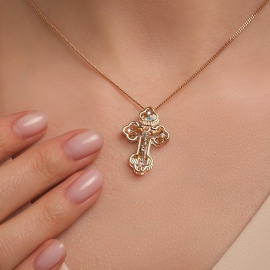 Подвеска-крест из золота с алмазной гранью и фианитами