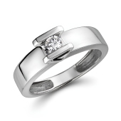 Кольцо из белого золота с бриллиантом