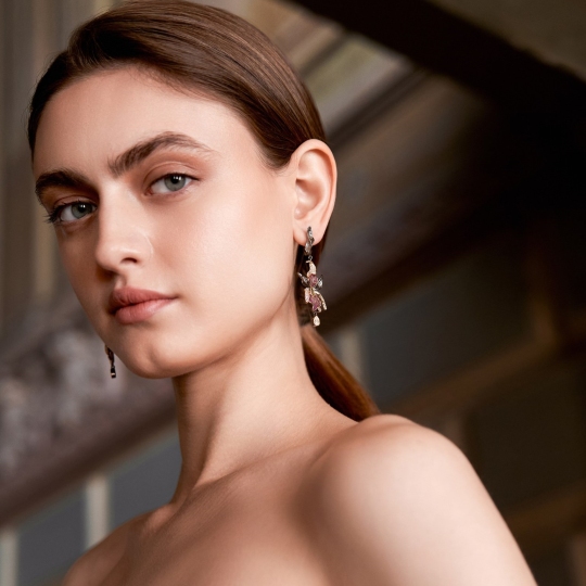 Серьги из серебра с шпинелью, эмалью и фианитами