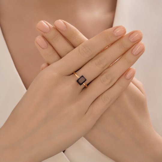 Кольцо из серебра с позолотой и гранатом