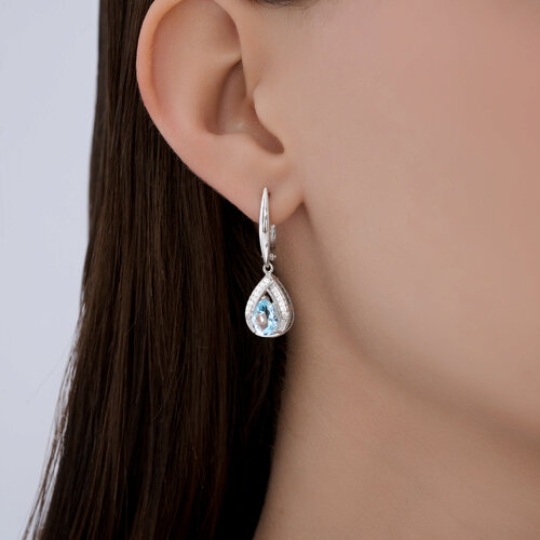 Серьги из серебра с топазами и фианитами