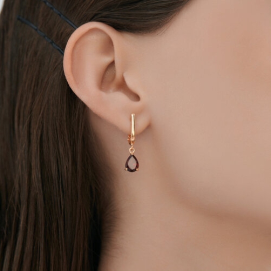 Серьги из серебра с гранатами и фианитами