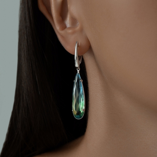 Серьги из серебра с ювелирными кристаллами