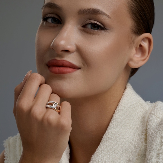 Кольцо из золота с фианитами