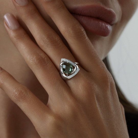 Кольцо из серебра с кварцем и фианитами