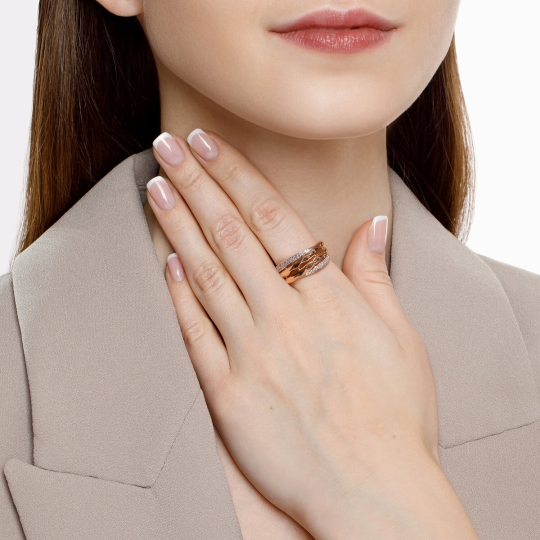 Кольцо из золота с фианитами