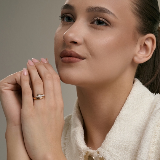 Кольцо из золота с фианитами