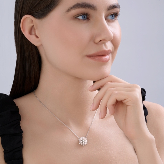 Колье из серебра с жемчугом и эмалью
