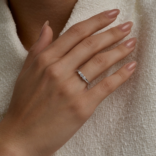 Кольцо из серебра с выращенными бриллиантами