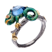 Кольцо из серебра с позолотой, гранатами, эмалью и фианитом 